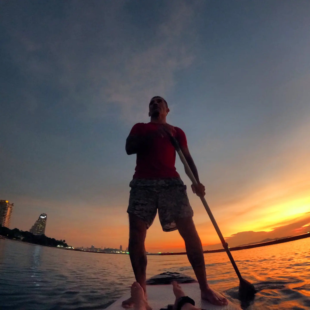 How to Hold a Paddle Board Paddle when SUP
